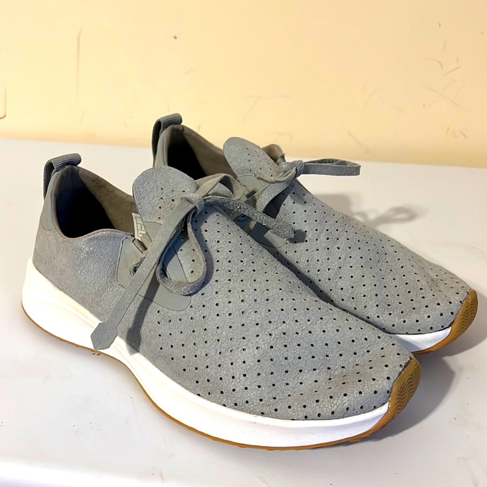 Native lite weight Gray knit sneakers women size 7